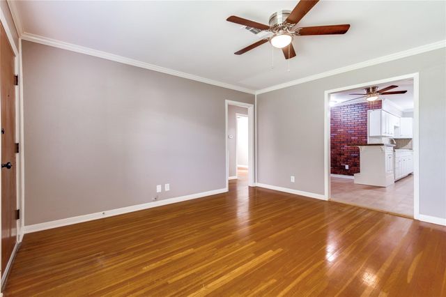 118 Southbrook Circle, Houston, TX 77060