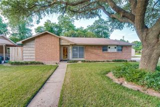 118 Southbrook Circle, Houston, TX 77060