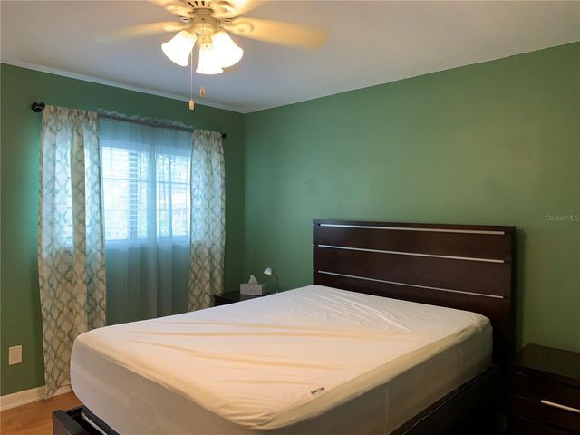5754 SW 8TH PLACE, Gainesville, FL 32607