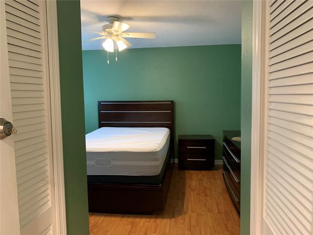 5754 SW 8TH PLACE, Gainesville, FL 32607