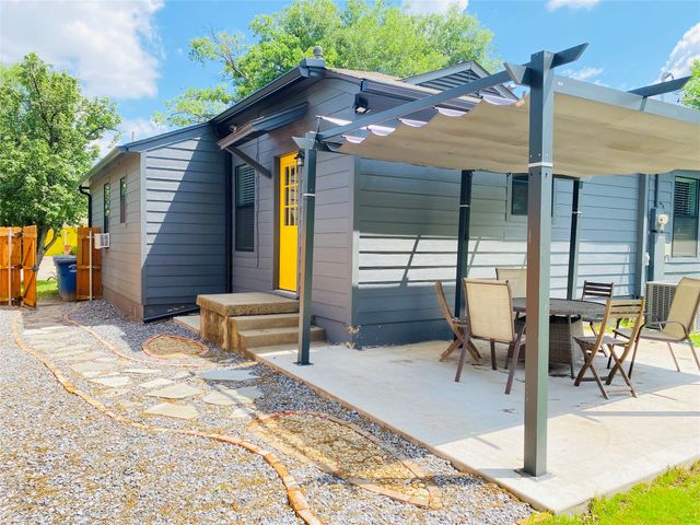 2124 Tisinger Avenue, Dallas, TX 75228