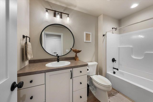 140 Sunrise COURT, Cedar Grove, WI 53013