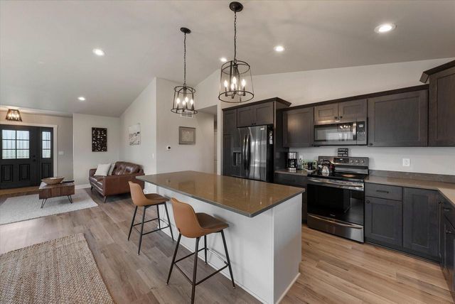 140 Sunrise COURT, Cedar Grove, WI 53013