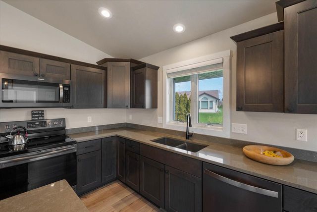 140 Sunrise COURT, Cedar Grove, WI 53013