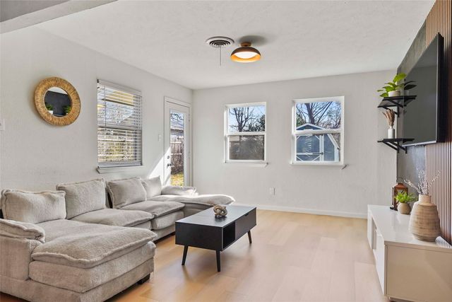 416 Simmons Drive, Hurst, TX 76053