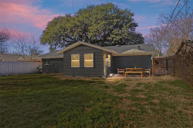 416 Simmons Drive, Hurst, TX 76053