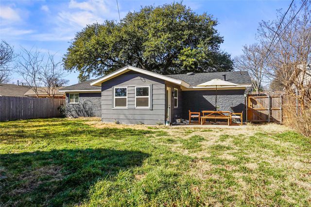 416 Simmons Drive, Hurst, TX 76053