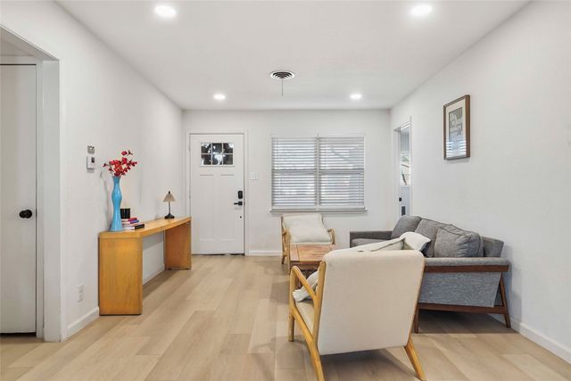 416 Simmons Drive, Hurst, TX 76053