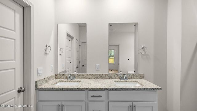 313 Castlewood Circle, Canton, MS 39046