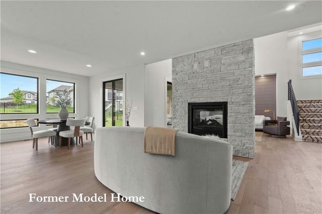 2517 NE Woodland Oak Circle, Lee's Summit, MO 64086