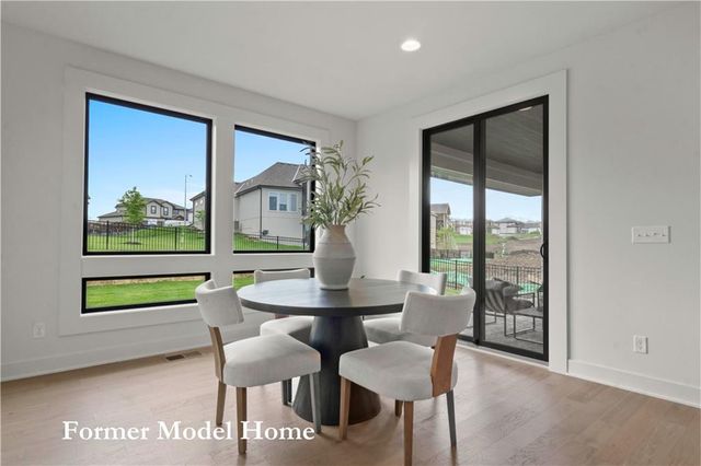 2517 NE Woodland Oak Circle, Lee's Summit, MO 64086