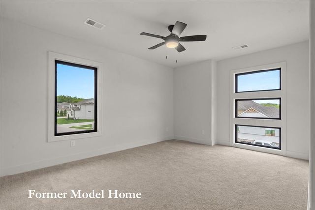 2517 NE Woodland Oak Circle, Lee's Summit, MO 64086