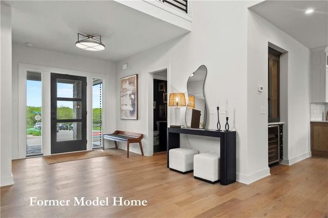 2517 NE Woodland Oak Circle, Lee's Summit, MO 64086