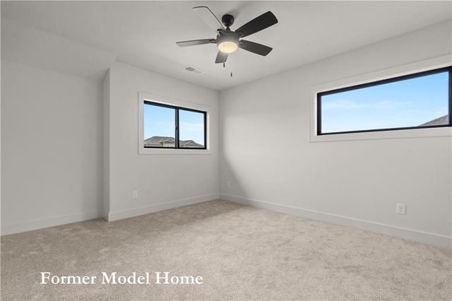 2517 NE Woodland Oak Circle, Lee's Summit, MO 64086