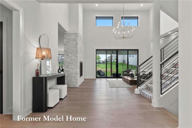 2517 NE Woodland Oak Circle, Lee's Summit, MO 64086