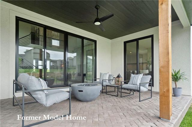 2517 NE Woodland Oak Circle, Lee's Summit, MO 64086