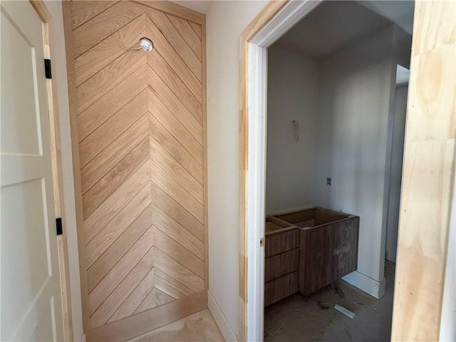 2517 NE Woodland Oak Circle, Lee's Summit, MO 64086