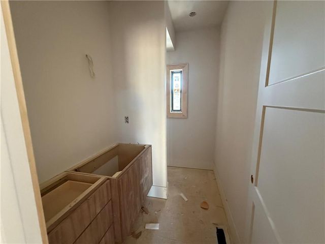 2517 NE Woodland Oak Circle, Lee's Summit, MO 64086