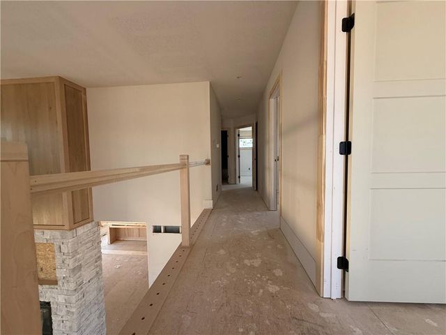 2517 NE Woodland Oak Circle, Lee's Summit, MO 64086