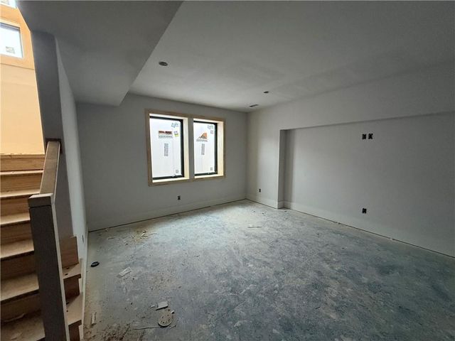 2517 NE Woodland Oak Circle, Lee's Summit, MO 64086