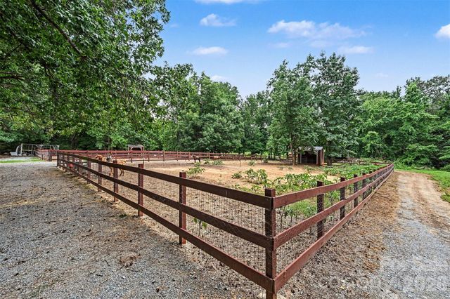 3999 Fincher Road, Matthews, NC 28104