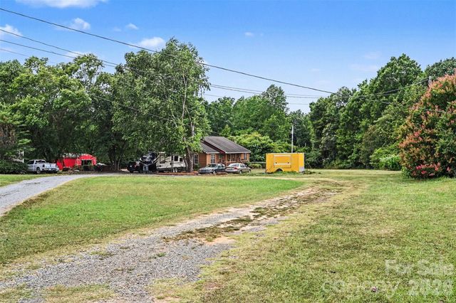 3999 Fincher Road, Matthews, NC 28104