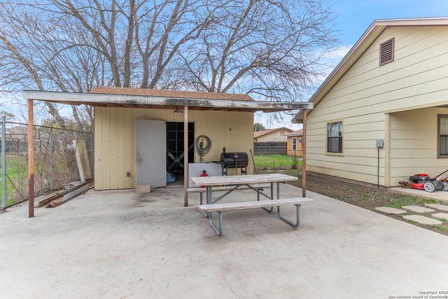 3203 COCONINO DR, San Antonio, TX 78211