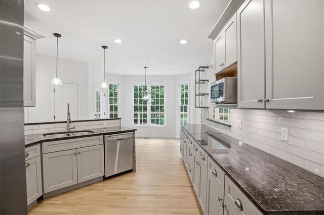 1025 Russell Point, Suwanee, GA 30024