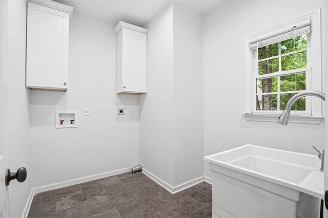 1025 Russell Point, Suwanee, GA 30024