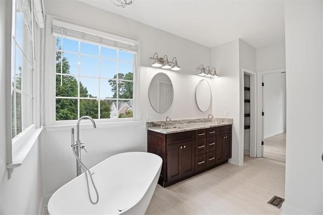 1025 Russell Point, Suwanee, GA 30024