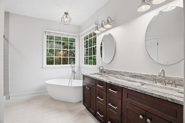 1025 Russell Point, Suwanee, GA 30024