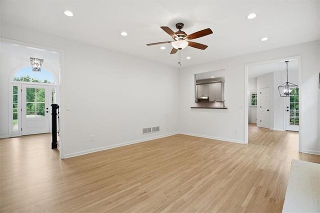 1025 Russell Point, Suwanee, GA 30024