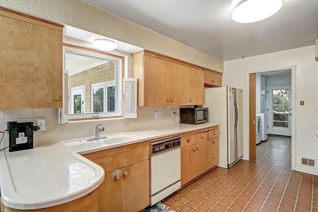 1300 Dakota Street NE, Albuquerque, NM 87110