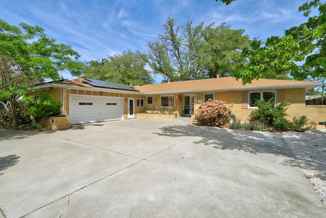 1300 Dakota Street NE, Albuquerque, NM 87110
