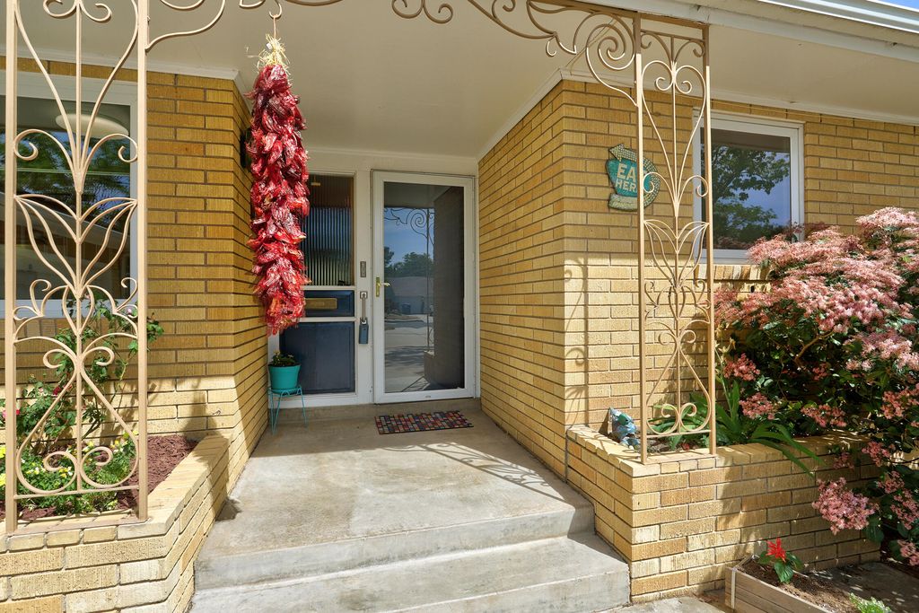 1300 Dakota Street NE, Albuquerque, NM 87110