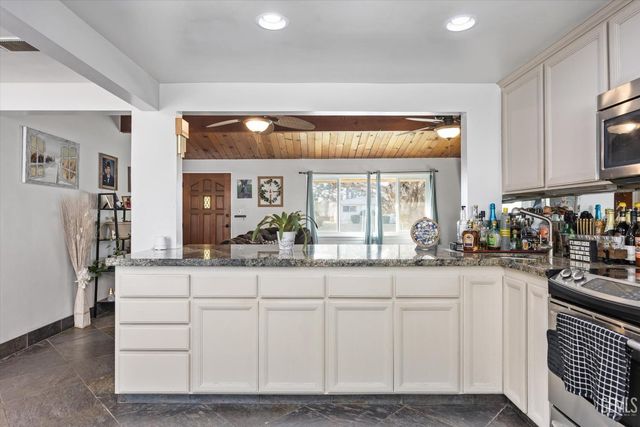 2807 Wenatchee Avenue, Bakersfield, CA 93306