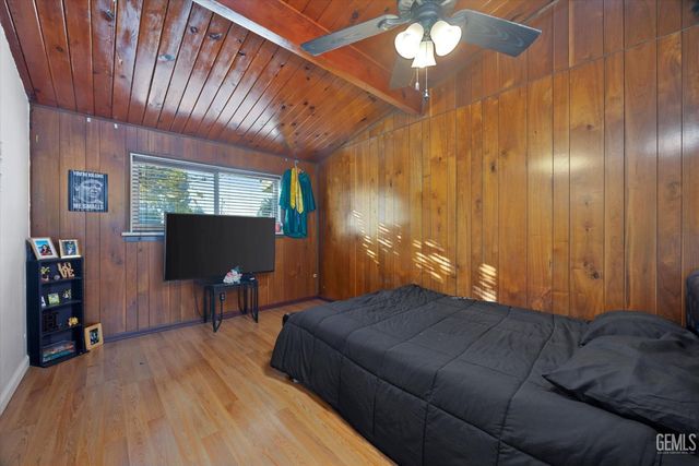 2807 Wenatchee Avenue, Bakersfield, CA 93306