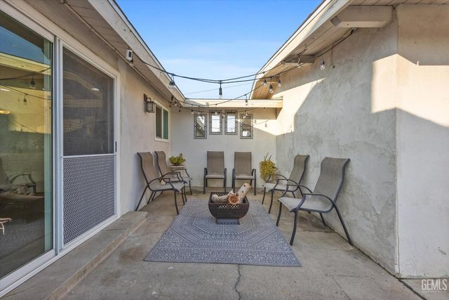 2807 Wenatchee Avenue, Bakersfield, CA 93306