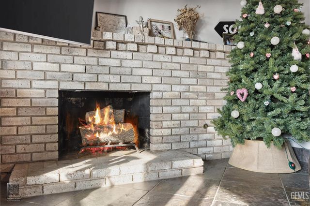 2807 Wenatchee Avenue, Bakersfield, CA 93306