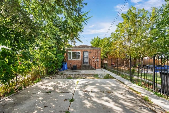 9023 S Dobson Avenue, Chicago, IL 60619