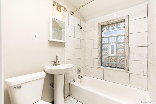 3707 Hunt Street, Detroit, MI 48207