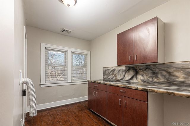 3707 Hunt Street, Detroit, MI 48207