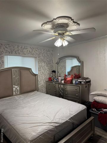 31263 Hayes Road, Warren, MI 48088