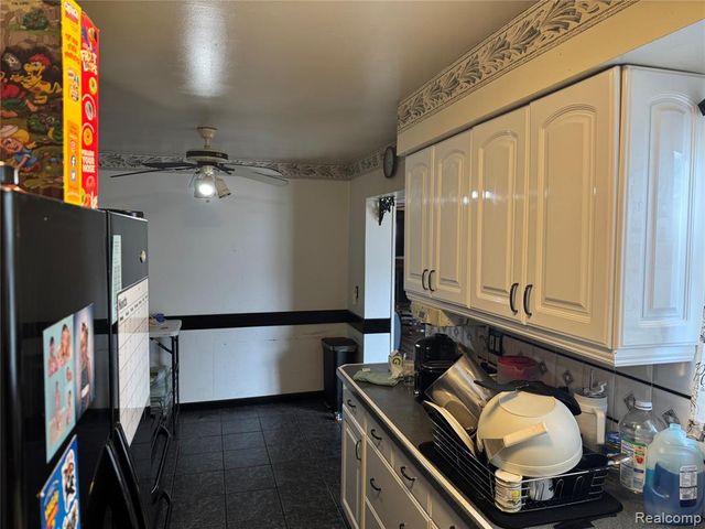 31263 Hayes Road, Warren, MI 48088