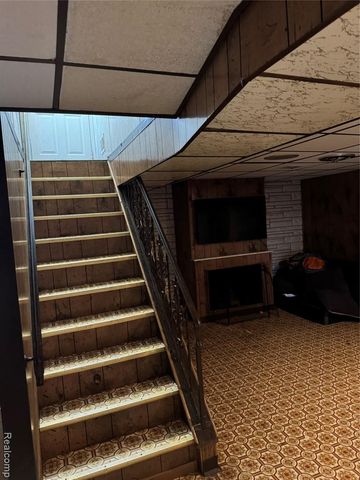 31263 Hayes Road, Warren, MI 48088