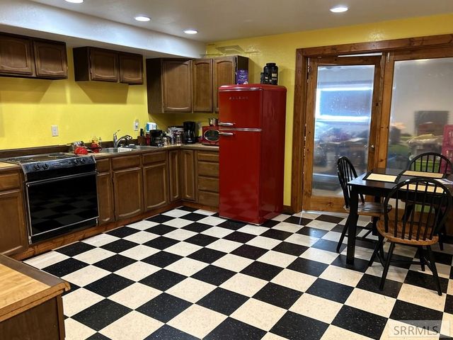 409 Lombard Street, Salmon, ID 83467