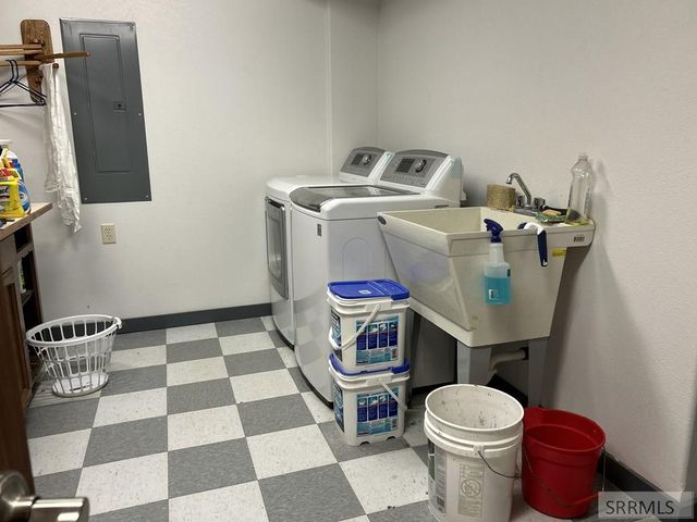 409 Lombard Street, Salmon, ID 83467