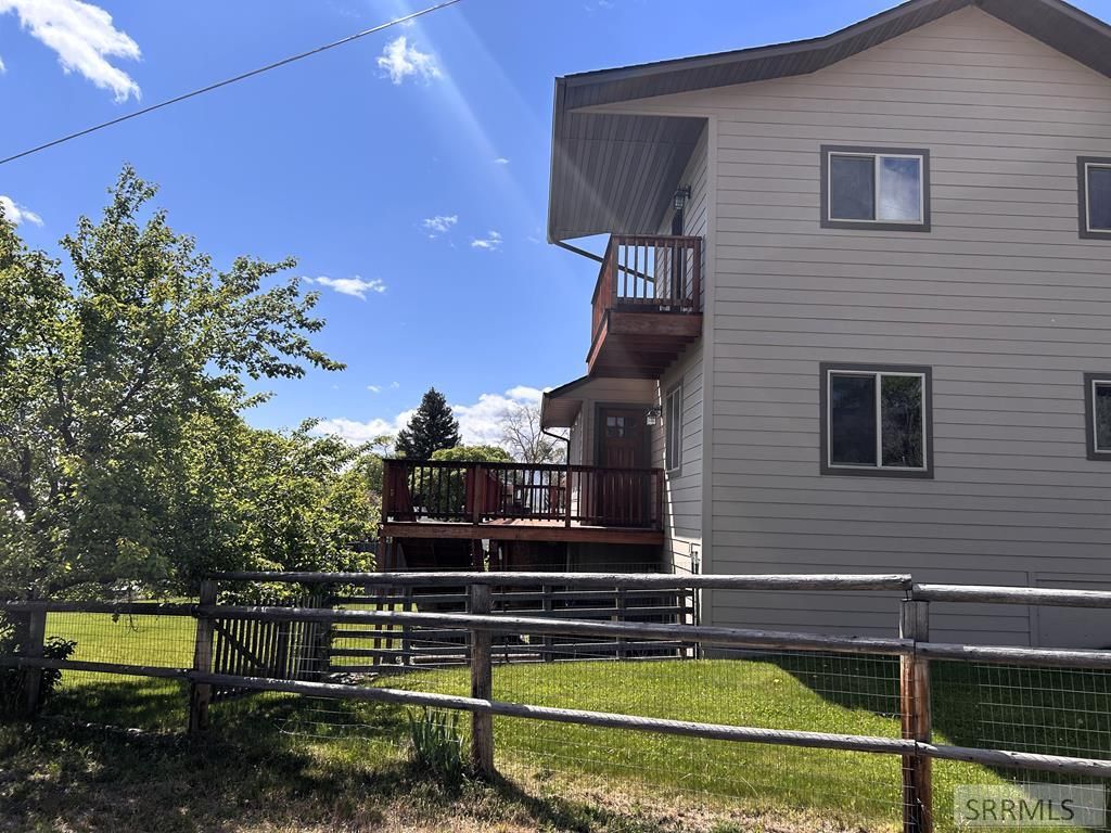Image 3 of property listing at 409 Lombard Street, Salmon, ID 83467
