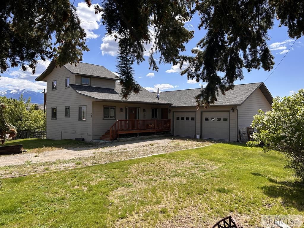 Image 6 of property listing at 409 Lombard Street, Salmon, ID 83467
