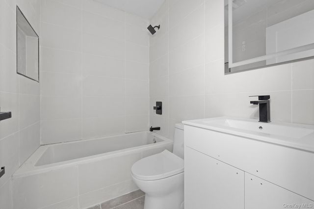 2217 Seymour Avenue, Bronx, NY 10469